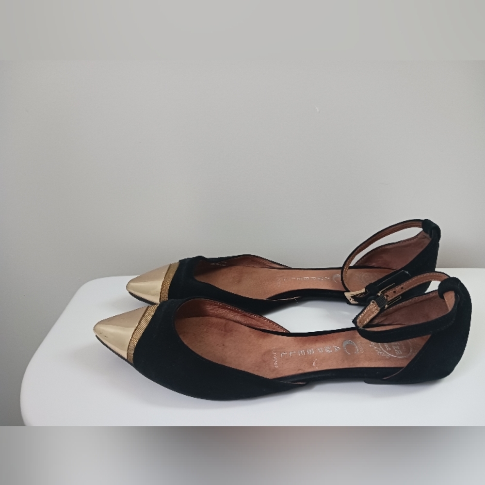 Jeffrey Campbell Black and Gold Flats